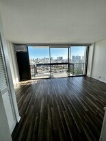 1560 Thurston Ave in Honolulu, HI - Building Photo