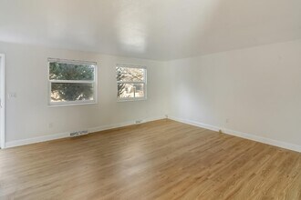 5046 E Hinsdale Pl in Centennial, CO - Building Photo - Building Photo