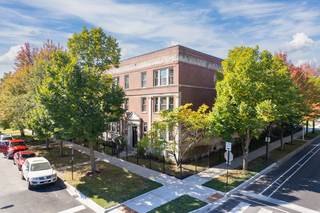 Capital Condominiums in Chicago, IL - Building Photo