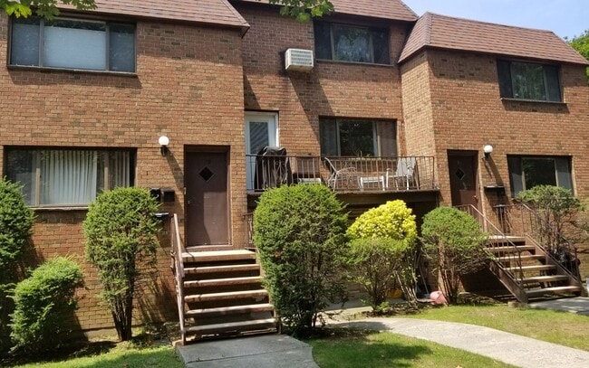 79 Stratton St, Unit 1