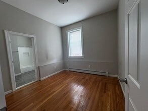 81 Saltonstall Ave, Unit A103 in New Haven, CT - Foto de edificio - Building Photo