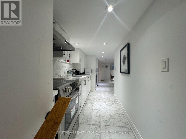 119 Lascelles Blvd in Toronto, ON - Building Photo - Building Photo