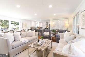 1092 West Lake Dr in Athens, GA - Building Photo - Building Photo