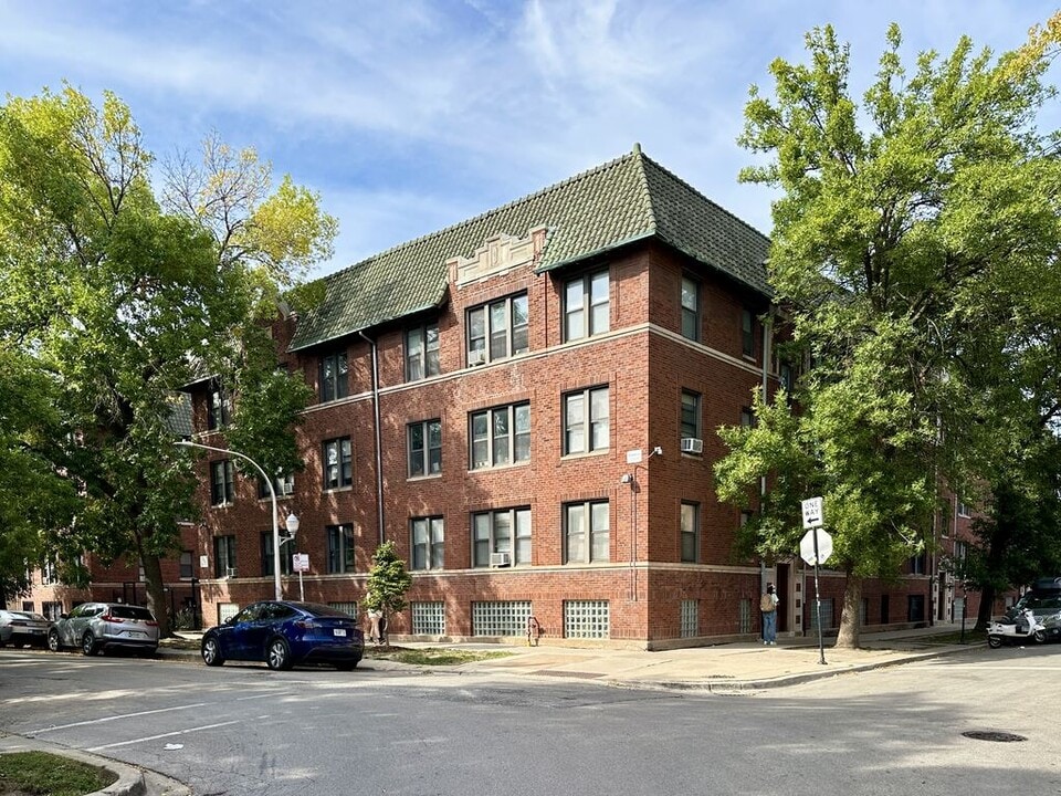 2706 N Spaulding Ave in Chicago, IL - Building Photo