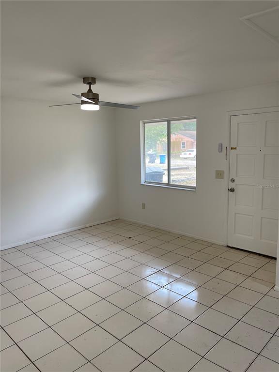3814 Valley Tree Dr in Tampa, FL - Building Photo - Building Photo