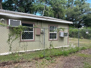1567 19th St in Sarasota, FL - Foto de edificio - Building Photo