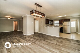 701 Palm Springs Dr in Altamonte Springs, FL - Foto de edificio - Building Photo