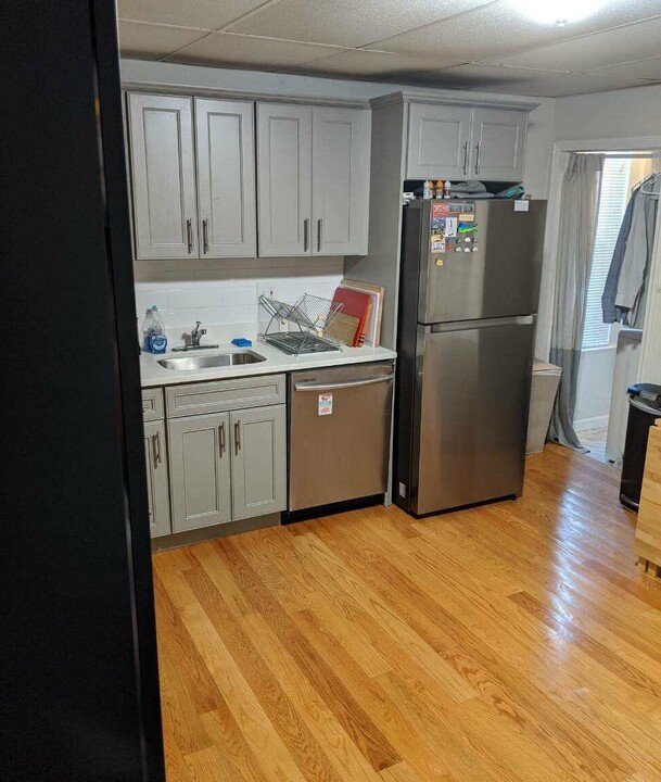 27 Pinckney St, Unit 1A in Somerville, MA - Building Photo