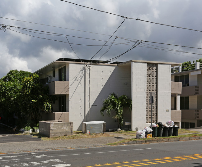 1210 Palolo Ave in Honolulu, HI - Building Photo - Building Photo