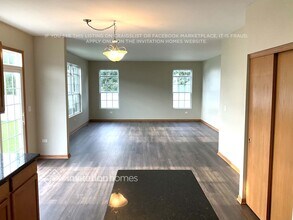 443 Cardinal Ln in Bolingbrook, IL - Foto de edificio - Building Photo