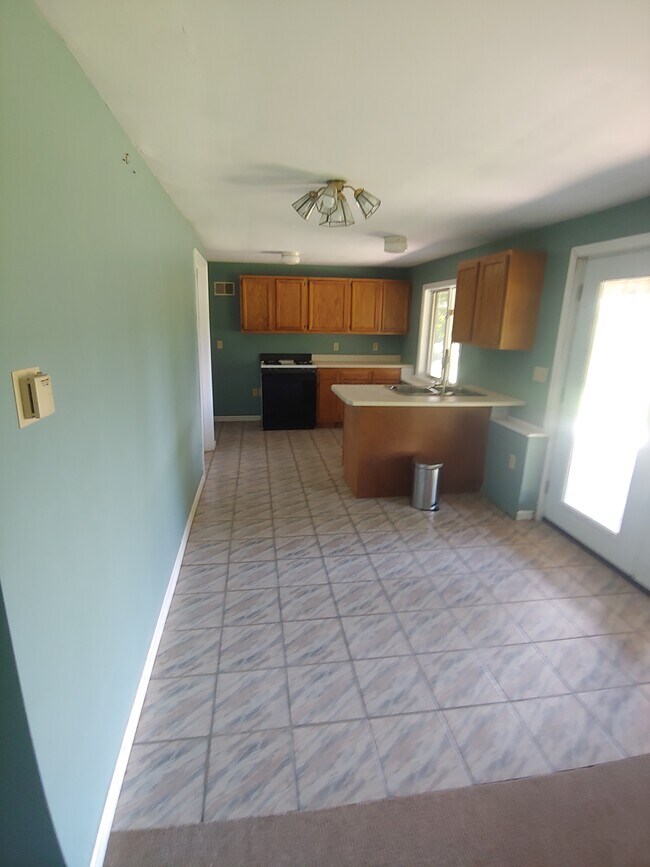 65 Harms Way Rentals in Jericho, VT