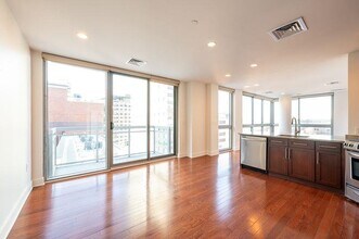 201 Marin Blvd in Jersey City, NJ - Foto de edificio - Building Photo