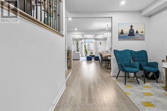 775 Cappamore Dr in Ottawa, ON - Building Photo - Building Photo