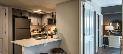 30 Cambridgepark Dr in Cambridge, MA - Foto de edificio - Building Photo