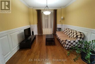 5 Pitney Ave in Richmond Hill, ON - Building Photo - Building Photo