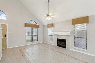 345 Banyan Dr in Grapevine, TX - Building Photo - Building Photo
