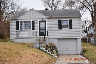 5321 Pratt St in Omaha, NE - Building Photo