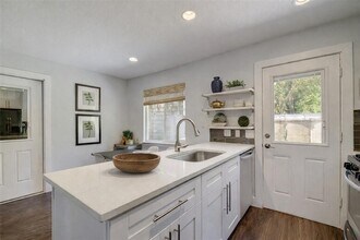 1400 Southport Dr in Austin, TX - Building Photo - Building Photo