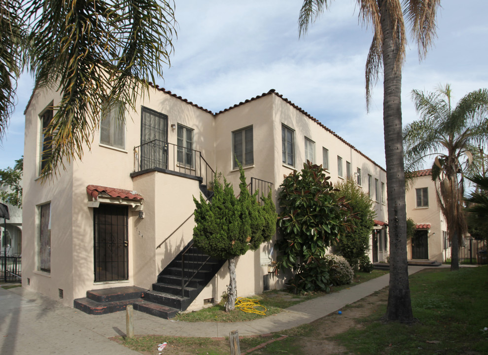 724-736 Gaviota Ave in Long Beach, CA - Foto de edificio