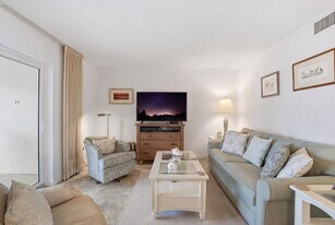 25710 Hickory Blvd in Bonita Springs, FL - Building Photo