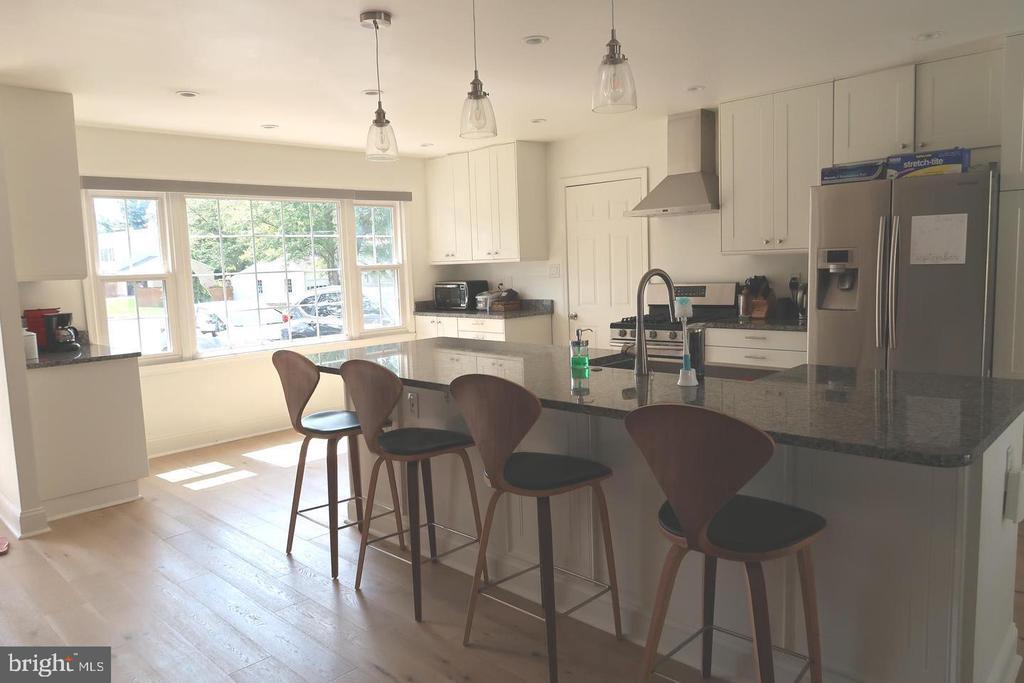 9530 Ashbourn Dr in Burke, VA - Building Photo