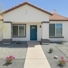 31580 Vía Pared in Thousand Palms, CA - Building Photo - Building Photo