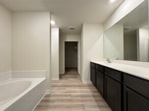 7922 Vacek Meadows Loop in Richmond, TX - Foto de edificio - Building Photo