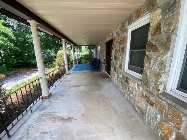 350 Violet Ave in Poughkeepsie, NY - Building Photo - Building Photo