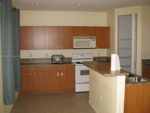 2673 SW 85th Ave in Miramar, FL - Building Photo - Building Photo