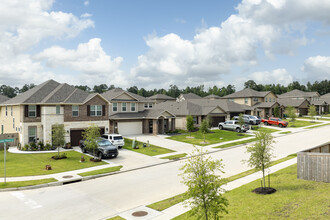 Pine Lake Cove in Montgomery, TX - Building Photo - Building Photo