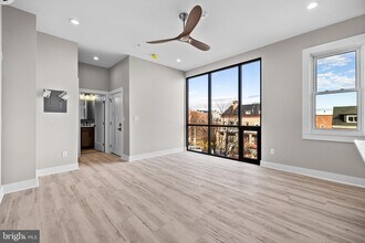 400 S Conkling St in Baltimore, MD - Foto de edificio - Building Photo