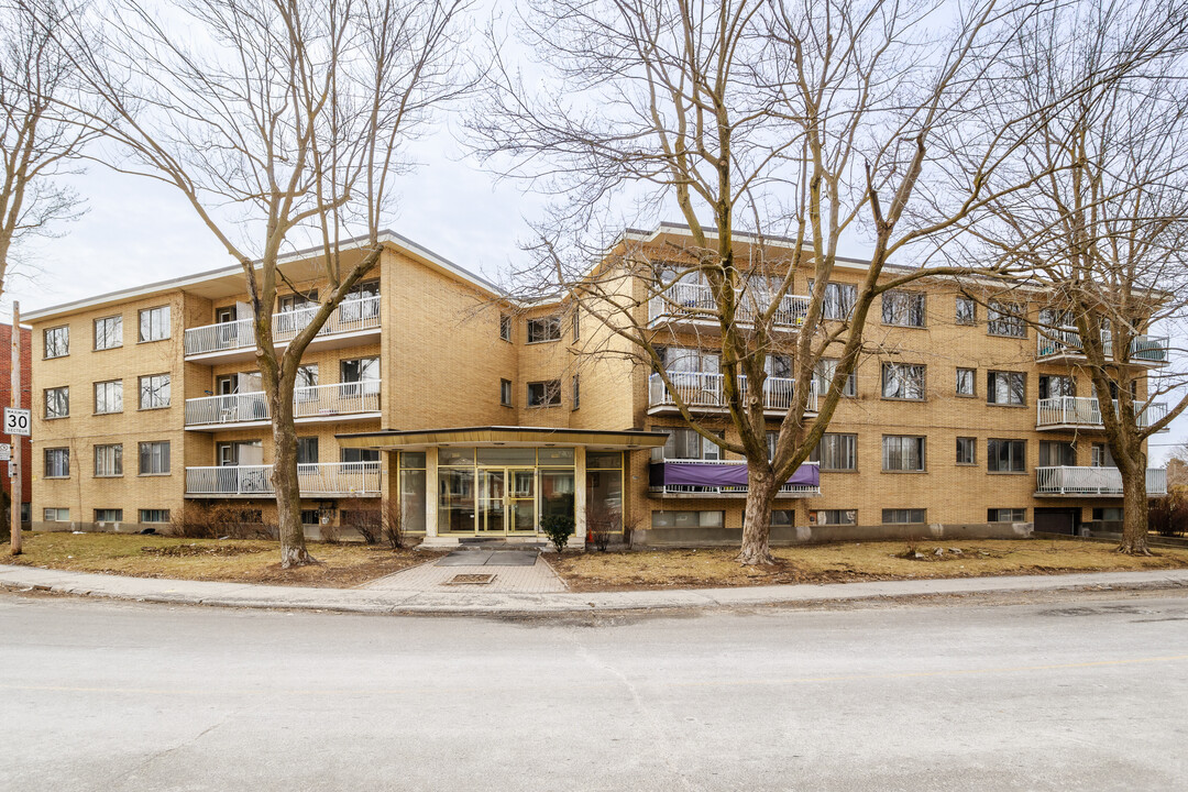 4000 Kindersley Av in Montréal, QC - Building Photo