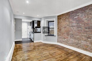 BARROW ST., Unit LL in New York, NY - Building Photo