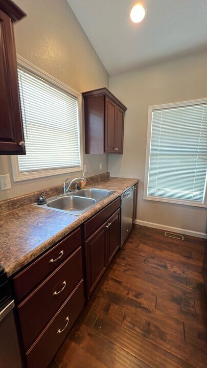 1414 Flossmoor Ave in Washington, IL - Building Photo