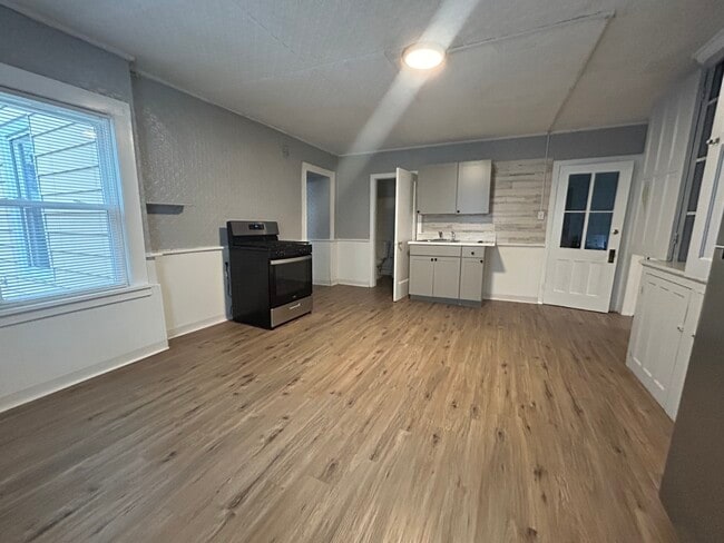 24 4th St, Unit 1490 in Waterford, NY - Building Photo - Building Photo