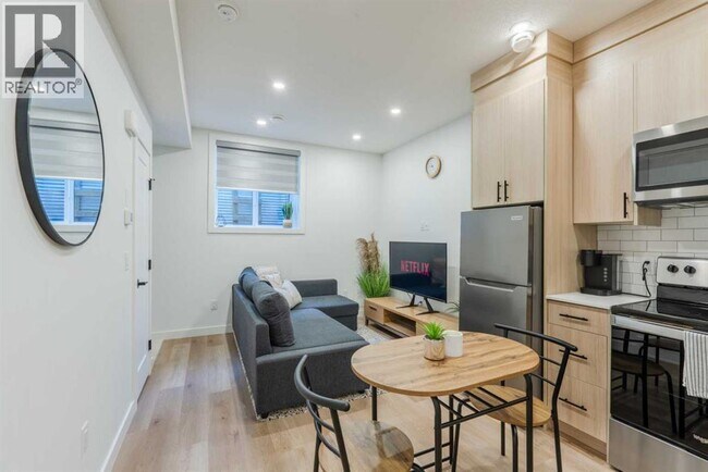 1313-1320 20 Ave NW in Calgary, AB - Building Photo - Building Photo