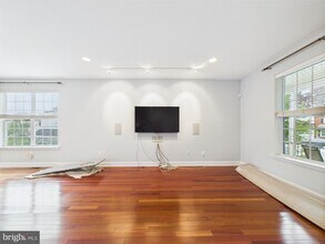 332 W 4th Ave in Conshohocken, PA - Building Photo - Building Photo