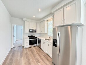 80 Huntington St in Huntington Beach, CA - Building Photo - Building Photo