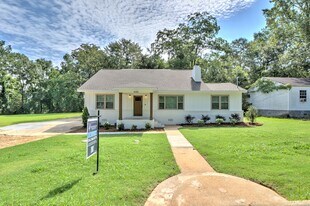 606 Pitts St in Auburn, AL - Building Photo