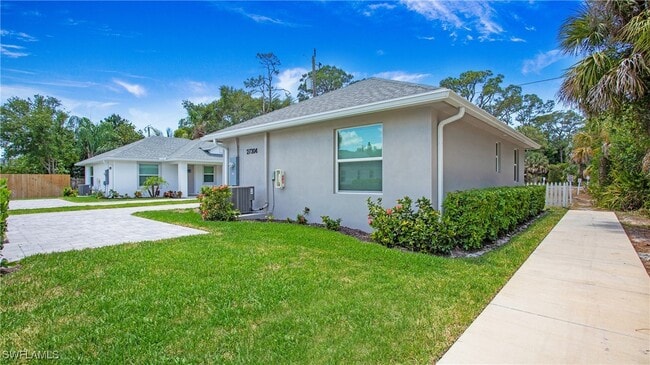 27304 Dortch Ave in Bonita Springs, FL - Building Photo - Building Photo