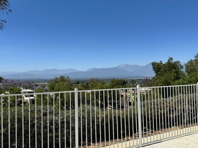 13216 Pinnacle Ct in Chino Hills, CA - Building Photo - Building Photo