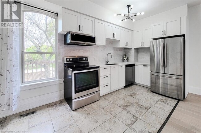 property at 115 Main St W