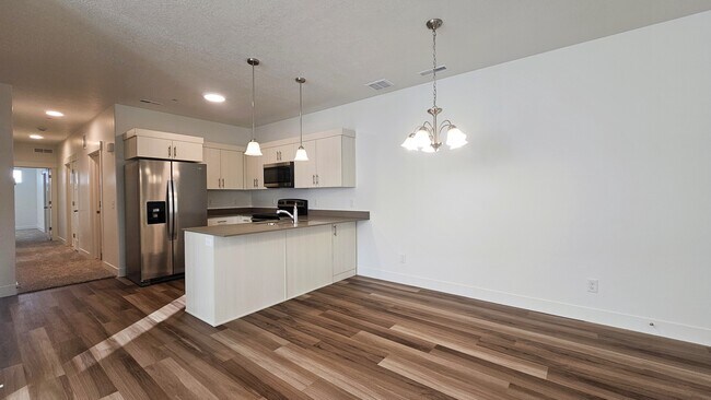 13687 S Hanley Ln in Riverton, UT - Building Photo - Building Photo