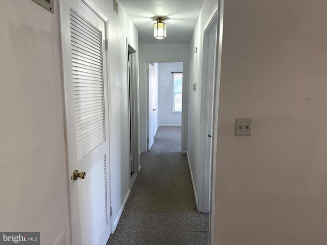 102 Sequoia Ct in Princeton, NJ - Foto de edificio - Building Photo