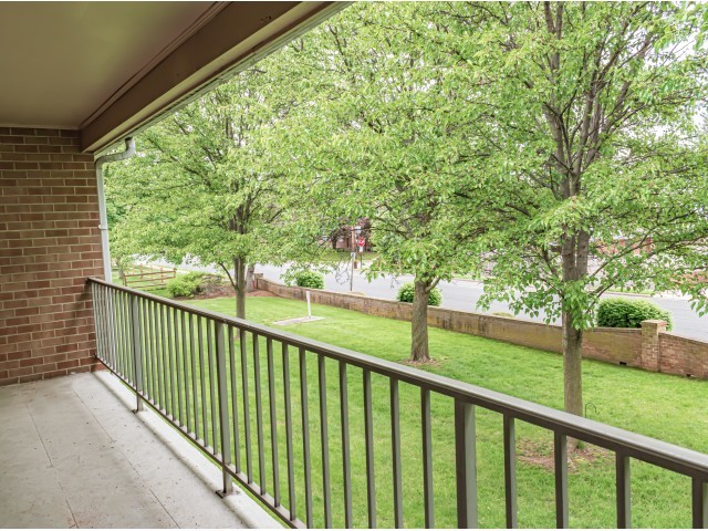 Westover Village Apartments in Norristown, PA - Foto de edificio - Building Photo