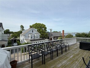 9 Union St in Jamestown, RI - Foto de edificio - Building Photo