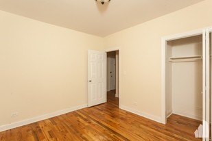 621 W Cornelia Ave, Unit 2n in Chicago, IL - Building Photo - Building Photo