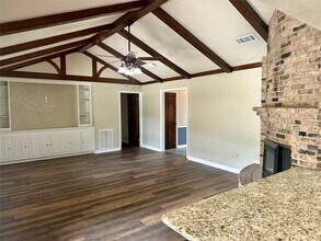 103 Wroxton Dr in Conroe, TX - Building Photo - Building Photo