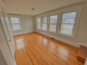 8 Depot St in Canaan, NH - Foto de edificio - Building Photo