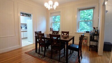 51 Manchester Rd, Unit 3 in Brookline, MA - Building Photo - Building Photo